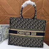 Новейшая весенняя коллекция Dior： сумка-шоппер, сумка через плечо, официальная к