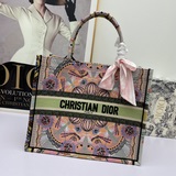【Di0r Book Tote】 Большинство людей, приобретая товары роскошных брендов, в перву