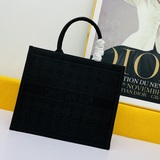 Большая сумка для покупок Dior с узором в виде ромбов! Новинка в магазинах Dior!