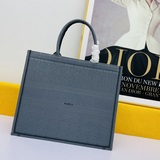 Большая сумка для покупок Dior с узором в виде ромбов! Новинка в магазинах Dior!