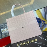 Большая сумка для покупок Dior с узором в виде ромбов! Новинка в магазинах Dior!