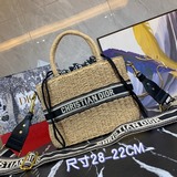 Dior 2023 ранневесенняя коллекция — это шутка? Что делает Dior, чтобы сделать ра