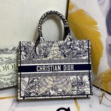 Новая коллекция Dior для ранней весны. Сумка-шоппер, сумка через плечо, официаль