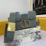 Комплект с коробкой. Самая популярная мини-коробка Dior с эмалевой застежкой. Ор