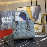 Матовый, с шарфом (Lady Dior) Четырехсекционная сумка с ромбовидным стежком, изв