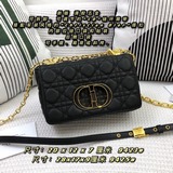 В комплекте с коробкой, новая сумка Dior Caro из кожи с каплевидными металлическ