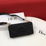 Ограниченная серия Dior с рождественским красным узором в виде плетеной корзины 