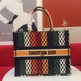 Большая сумка для покупок Dior из новой коллекции! Одновременное обновление в ма