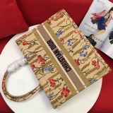 Большая сумка для покупок Dior из новой коллекции! Одновременное обновление в ма