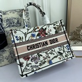 [Оригинал] Средний размер 【Di0r Book Tote】 Большинство людей, покупающих предмет