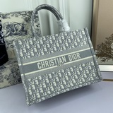 [Оригинал] Средний размер 【Di0r Book Tote】 Большинство людей, покупающих предмет
