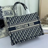 [Оригинальный заказ] Средний размер 【di0r book tote】 Большинство людей, покупающ