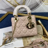 В комплекте с шарфом (Lady Dior). Трехсекционная сумка с стеганым узором, извест