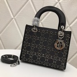 Lady Dior пятигранная сумка с бриллиантами и атласным окантовкой. Шелковый матер