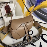 Высокое качество оригинальной кожи Классическая сумка Dior Saddle возвращается в