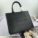 Большая сумка для покупок Dior из новой коллекции! Одновременное обновление в ма