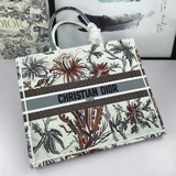 Новая модель Dior ранней весны. Сумка для покупок, одноплечевая сумка из официал
