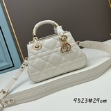 Lady Dior, модель с подиума, сумка Princess Diana из кожи телячьей кожи с просте