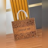 Трудоемкие изделия из кожи, вырезанные вручную, новейшая коллекция Dior для ранн