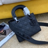 Матовый, с шарфом (lady dior) Четырехсекционная сумка с ромбовидным стежком, изв