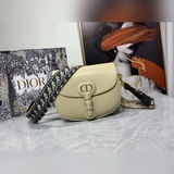 Популярная модель d10r bobby. Эта сумка bobby отличается современным стилем, лак