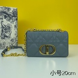 Сумка Dior Caro 20 см из кожи тельца, украшена фирменной стежкой в виде плетения