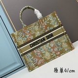 【Di0r Book Tote】 Большинство людей, приобретая товары роскошных брендов, в перву