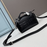 FENDI by the way Бостонская сумка, изготовлена из итальянской кожи, с лаконичным