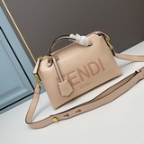 FENDI by the way Бостонская сумка, изготовлена из итальянской кожи, с лаконичным