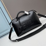 FENDI by the way Бостонская сумка, изготовленная из итальянской кожи, с лаконичн