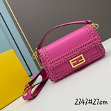 В комплекте с коробкой, новая модель Fendi ранней весны, знаменитая сумка Baguet