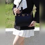 Новая сумка Fendi Touch Новая сумка Fendi Touch — это модный и элегантный аксесс