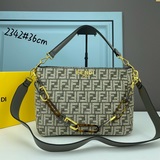 Новая большая сумка Fendi o’lock swing с подмышечным ремнем от Fendi.