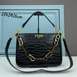 Новая сумка Fendi o’lock swing большого размера на официальном сайте Fendi. Благ