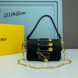 Совместная коллекция Fendi /Versace уже в продаже! Кожа облачного цвета, мягкая 