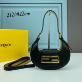 Мини-сумка Fendi Cookie в форме полумесяца, изготовлена из ткани с двойным логот