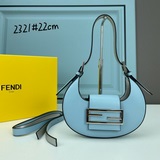 Мини-сумка Fendi Cookie в форме полумесяца, изготовлена из ткани с двойным логот