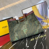 【Оригинальный заказ】 Сумка Peekaboo X-Tote уже в наличии! Fendi Vertig.