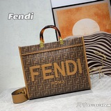 Сумка-тоут в наличии! Ограниченная серия капсульной коллекции Fendi x Skims с ис