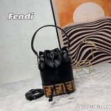Сумка FENDI Mon Tresor – новейшее творение FENDI с рельефным логотипом FF в стил