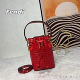 Сумка FENDI Mon Tresor – новейшее творение FENDI с рельефным логотипом FF в стил