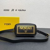Доступна для заказа мужская сумка FENDI By Versace, изготовленная из коровьей ко