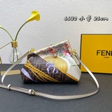В коллекции Fendi by Versace логотип FENDI FF представлен в новом исполнении.