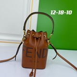 Сумка Mon Tresor в форме ведерка с шнурком и металлическим логотипом Fendi. Два 