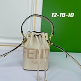 Сумка Mon Tresor в форме ведерка с шнурком и металлическим логотипом Fendi. Два 