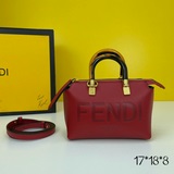 Новая мини-сумка Fendi Mini By The Way в наличии. Сумка имеет чистые и лаконичны