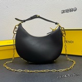 Большая сумка FEND praphy с цепочкой и коробкой, отличающаяся формой полумесяца 