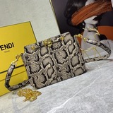 【Поставка в коробке】 Новейшая модель сумки Fendi Touch на официальном сайте. Нов