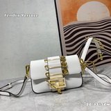 Официальный сайт MM Fendi и Versace 2023 совместная коллекция мини-сумка «багет»