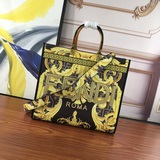 [Отправить] NEW-----------Fendi и Versace совместная коллекция S.